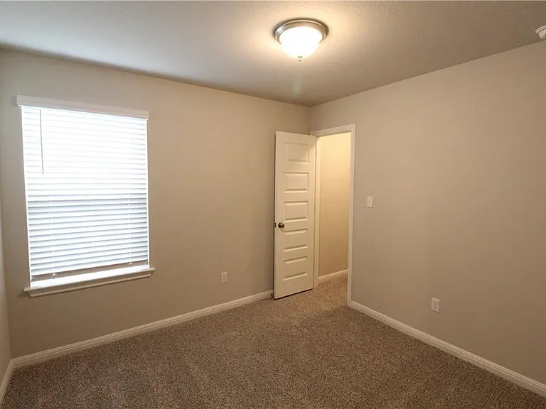 2028 Arendale Dr — Photo 52