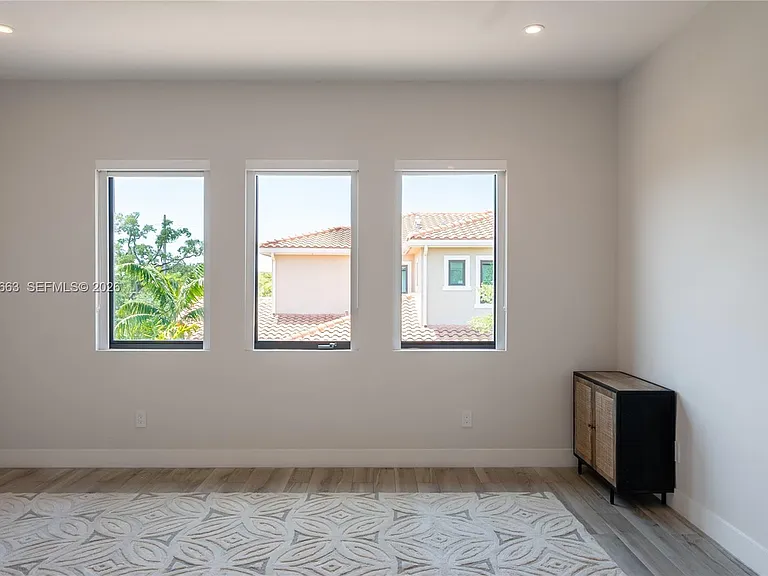 3412 Emerson Ln — Photo 12