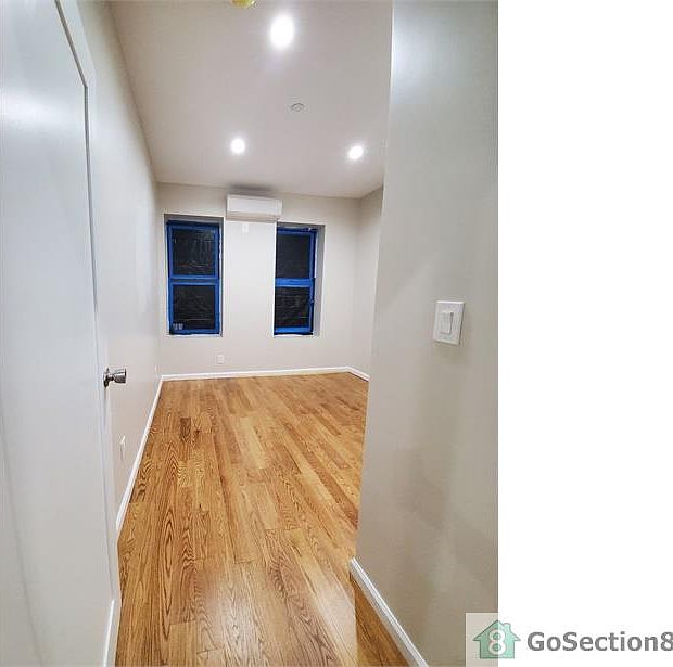 2nd image of 1833 Park Pl #2F