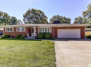 1904 N 24th St, Springfield, IL 62702