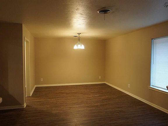 3rd image of 4503 Westridge Dr