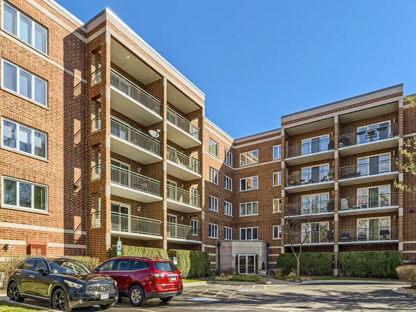 5320 N Lowell Ave APT 201, Chicago, IL 60630