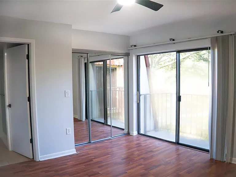 2702 5th Ct — Photo 10