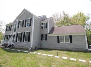 1 Chipmunk Pass, Glen Gardner, NJ 08826