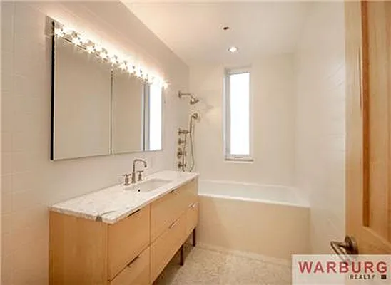 Rented by Warburg | media 28