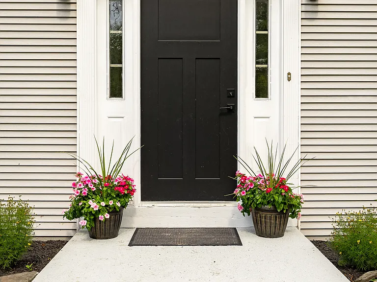 4 Cove Rd — Photo 2