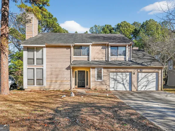 858 Chapman Cir, Stone Mountain, GA 30088