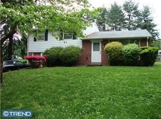 330 Candlewood Rd, Broomall, PA 19008