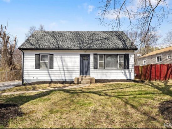 1209 Cove Ln, Saint Louis, MO 63138