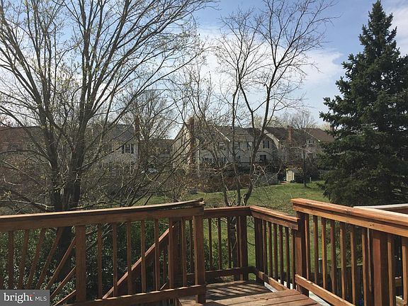 2nd image of 44011 Falmouth Ct