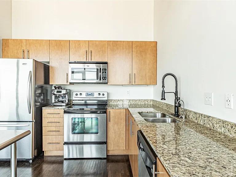 1001 Belleview St #1002 — Photo 8