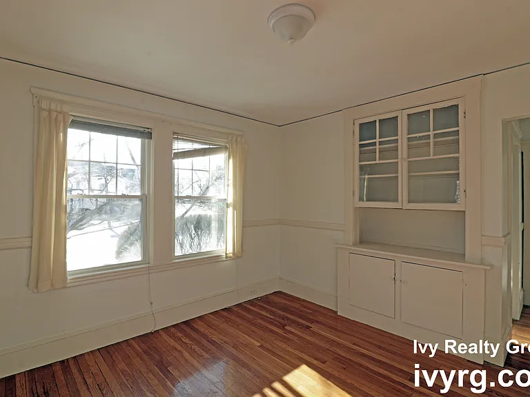 52-54 Maplewood St #52 — Photo 9