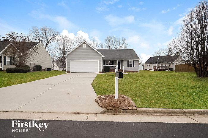 1st image of 2989 Butterwood Dr