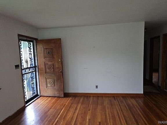 5th image of 5920 Woodward Ave
