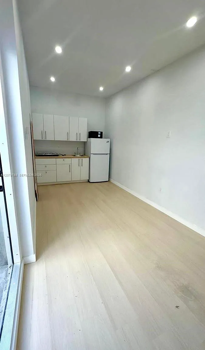 1 bed, 1.0 bath, 400 sqft, $1,500 — Photo 3