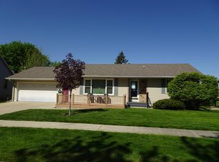125 N 6th Ave, Sheldon, IA 51201