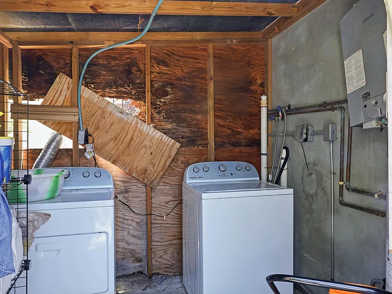 1324 Lenox Ave — Photo 17