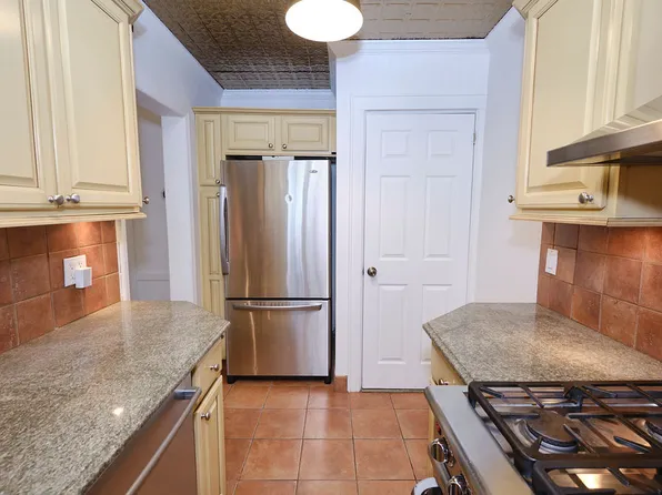 16 Colonial Gardens image 19 of 40