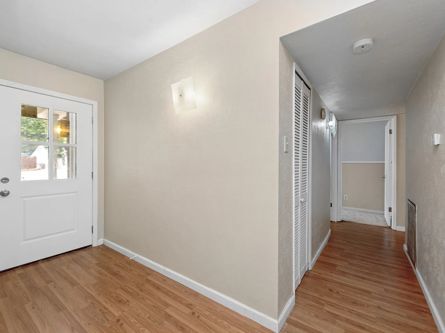 3 bed, 1424 sqft, $2,200 — Photo 3