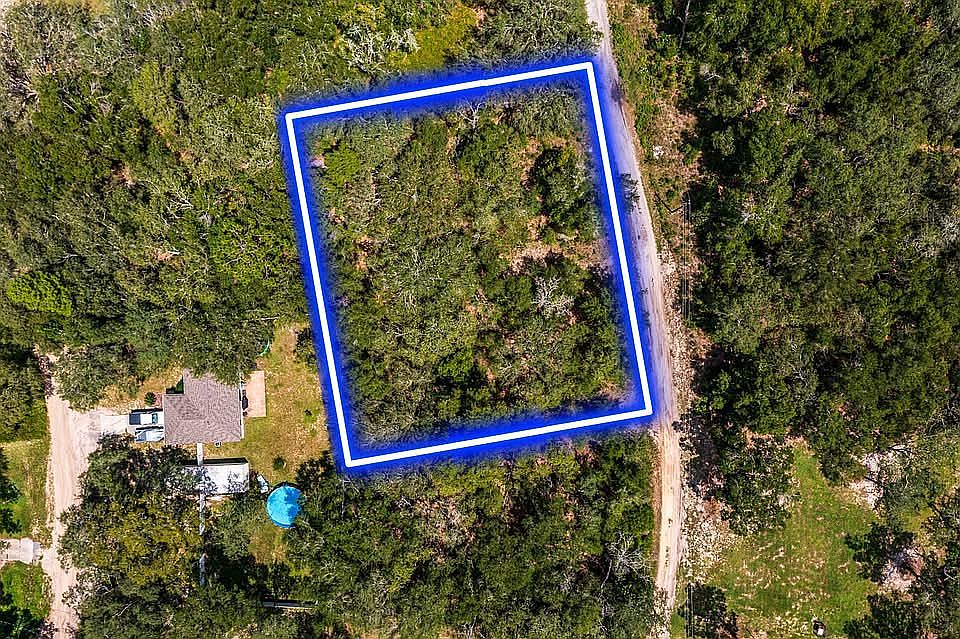 1st image of Oakridge Dr