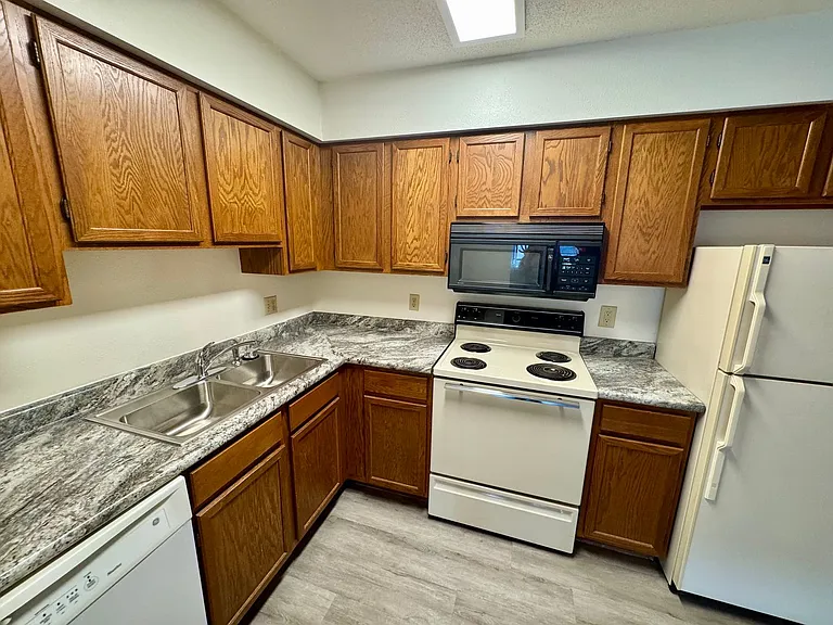 156 W Side Dr — Photo 6