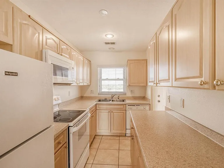 4939 Floramar Ter #904 — Photo 11