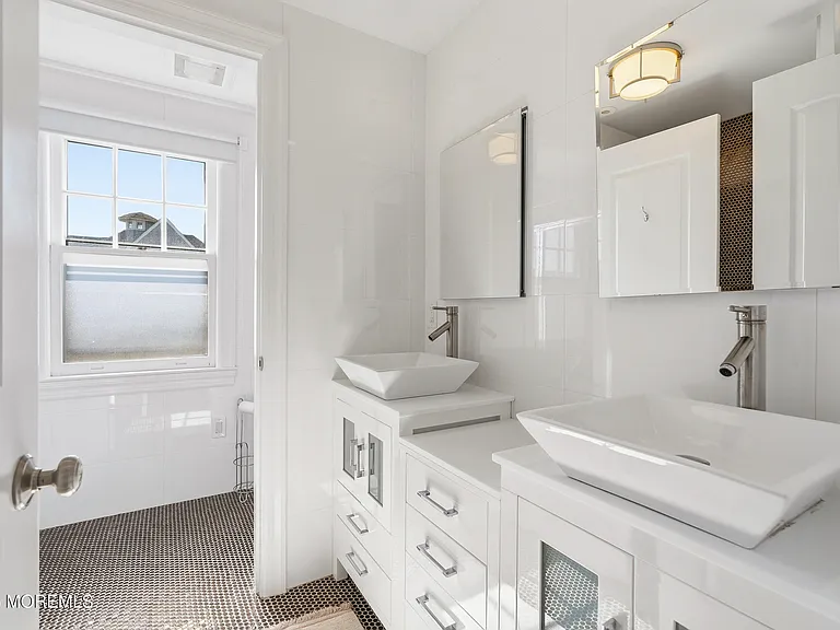 125 Cedar Ave — Photo 45