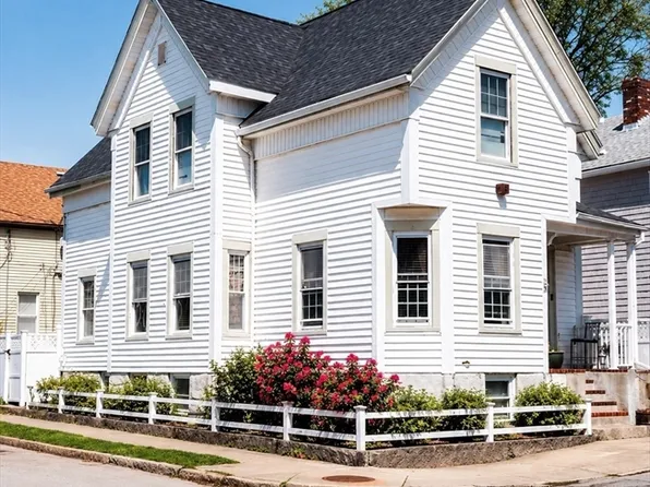 107 Sycamore St, New Bedford, MA 02740