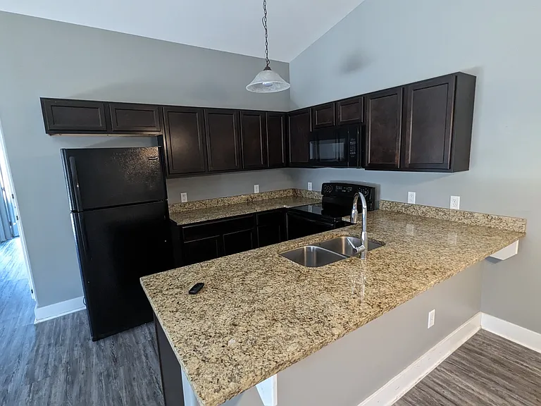 3348 E Sunflower Dr — Photo 4