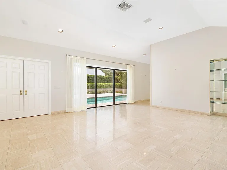 575 N Lake Way — Photo 10