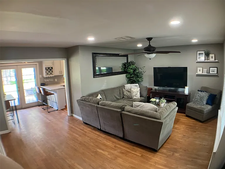 3027 Guese Rd — Photo 9