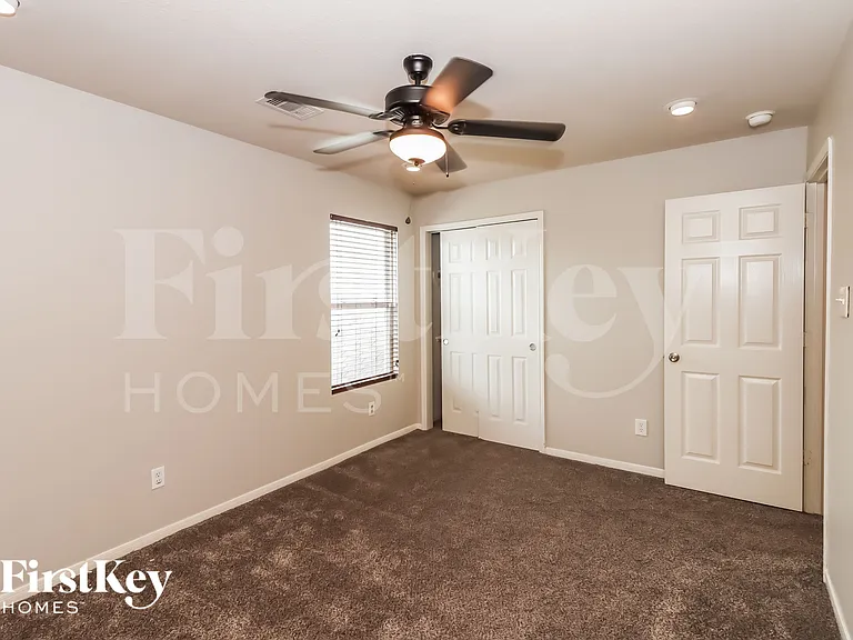 5631 Cinnamon Lake Dr — Photo 11