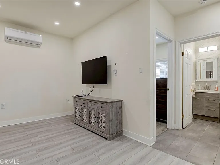 16615 Los Alimos St — Photo 5