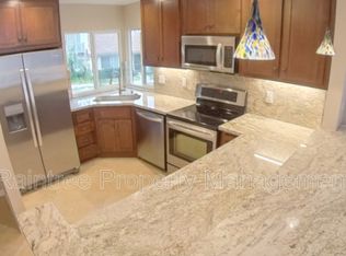 6922 Pear Tree Dr, Carlsbad, CA 92011