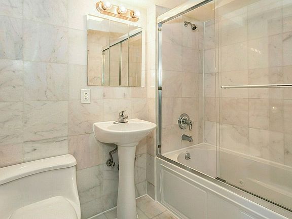 5th image of 10210 Queens Blvd APT 501
