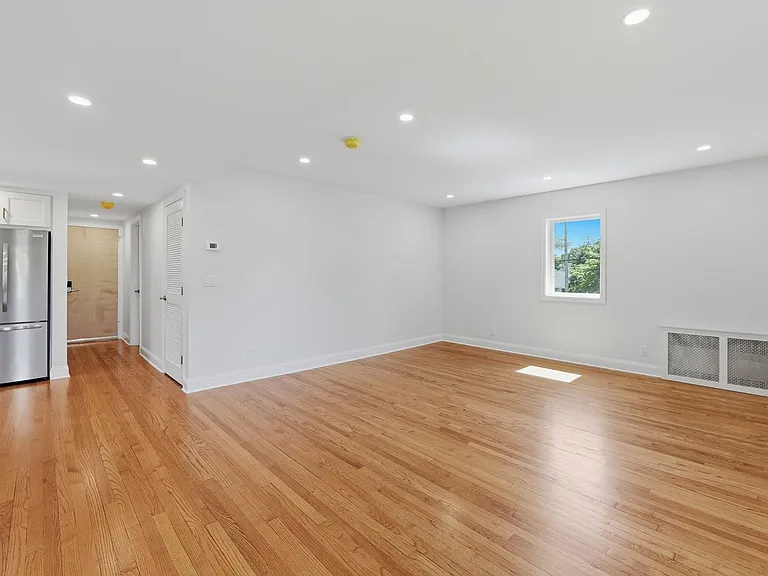 333 Florence Ave #2 — Photo 6