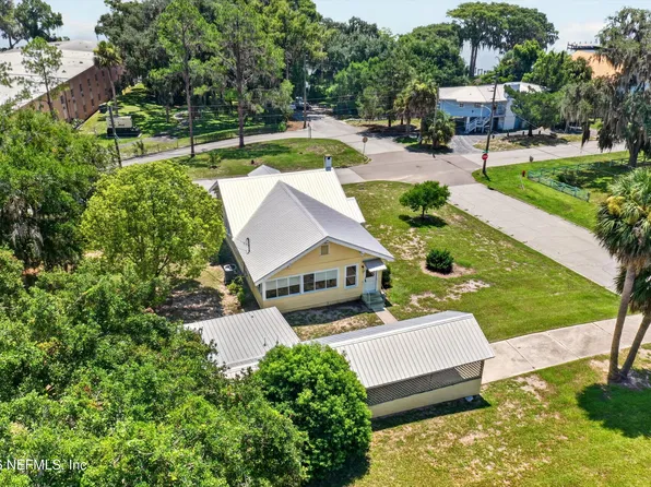 101 N LAKE Street, Crescent City, FL 32112