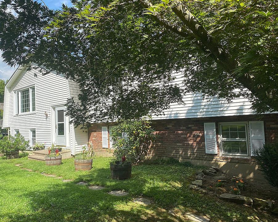1st image of 23 Glenbrook Dr