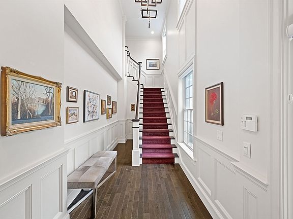 2nd image of 29 Woodmere Dr #29