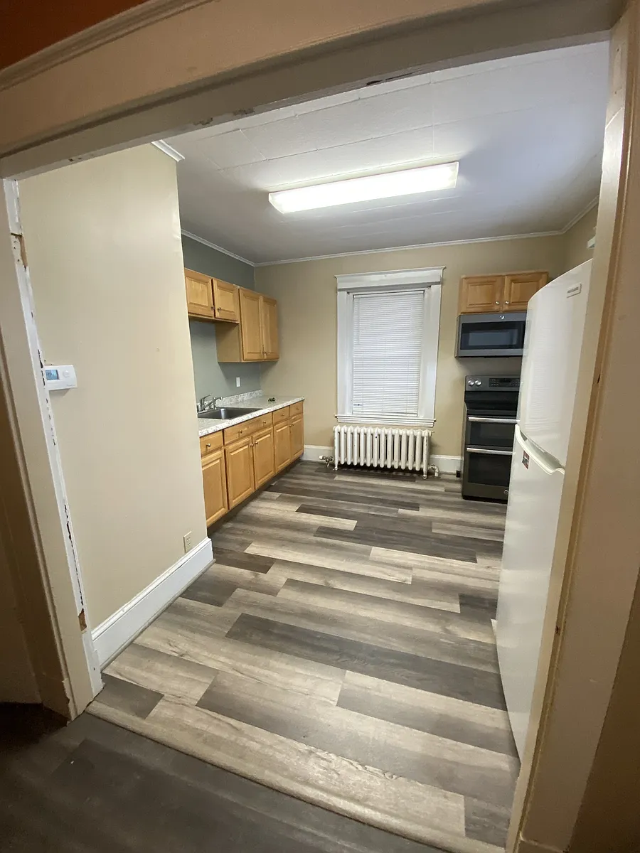 Building Photo - 158 Webber Ave #1