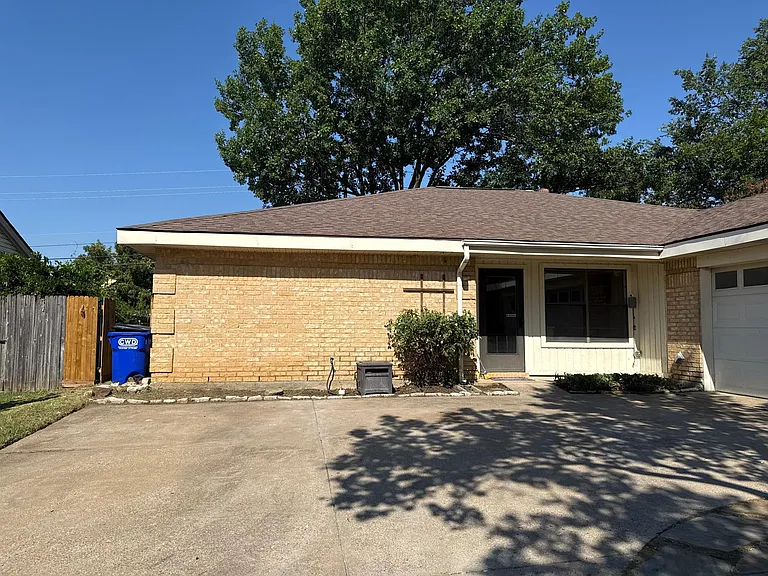 2415 Amber Hill Ln — Photo 30