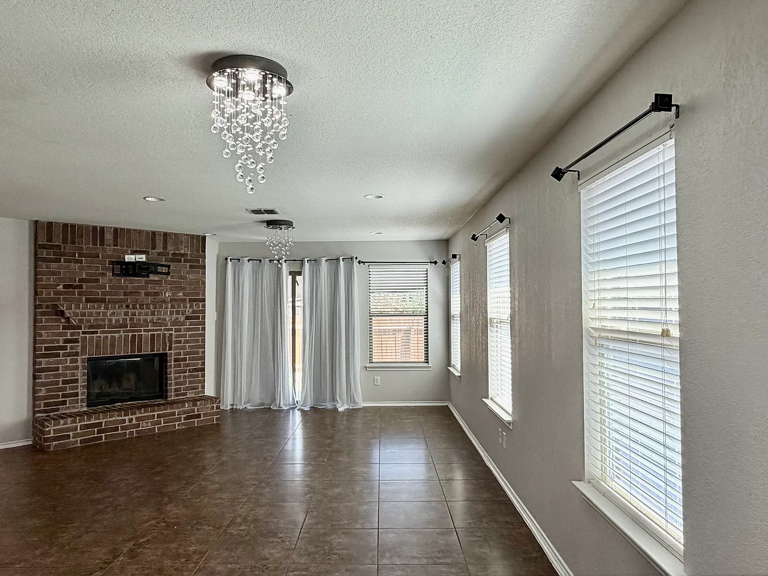 3 bed, 1702 sqft, $1,850 — Photo 4