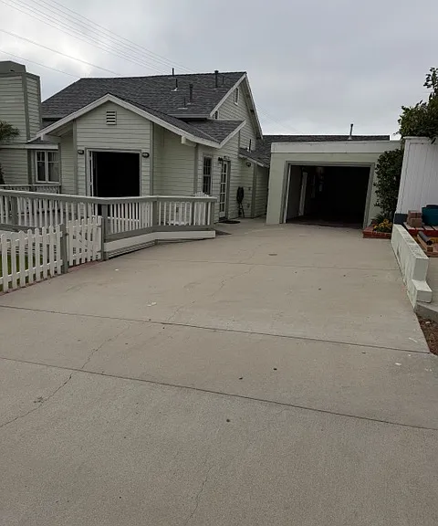 302 N Gertruda Ave — Photo 4