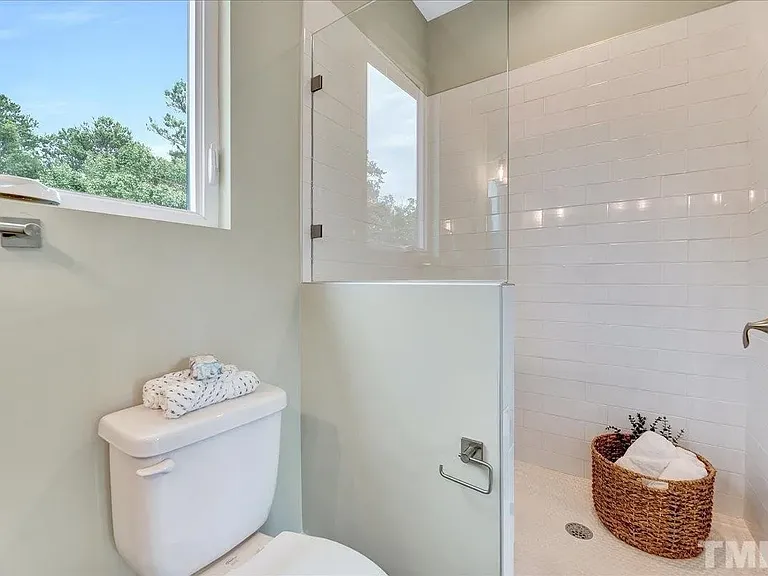 412 Commonwealth St — Photo 13