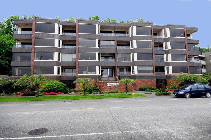 Duwamish Head Condos. A highly sought-after complex. Spacious 1,020 sq. ft., 1 bdrm/1 bath unit in w