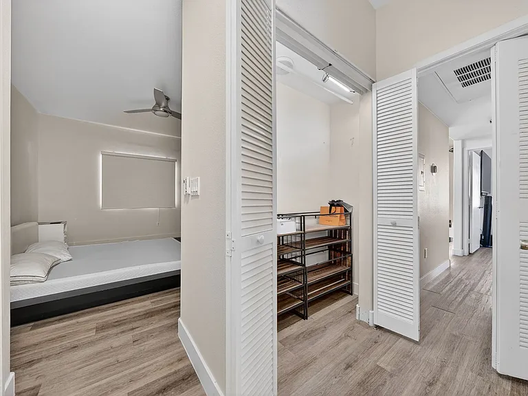 5650 E Sahara Ave #2060 — Photo 14