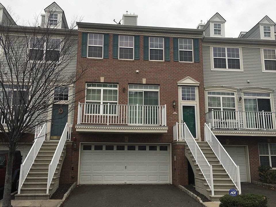 1st image of 8 Hudson Ct