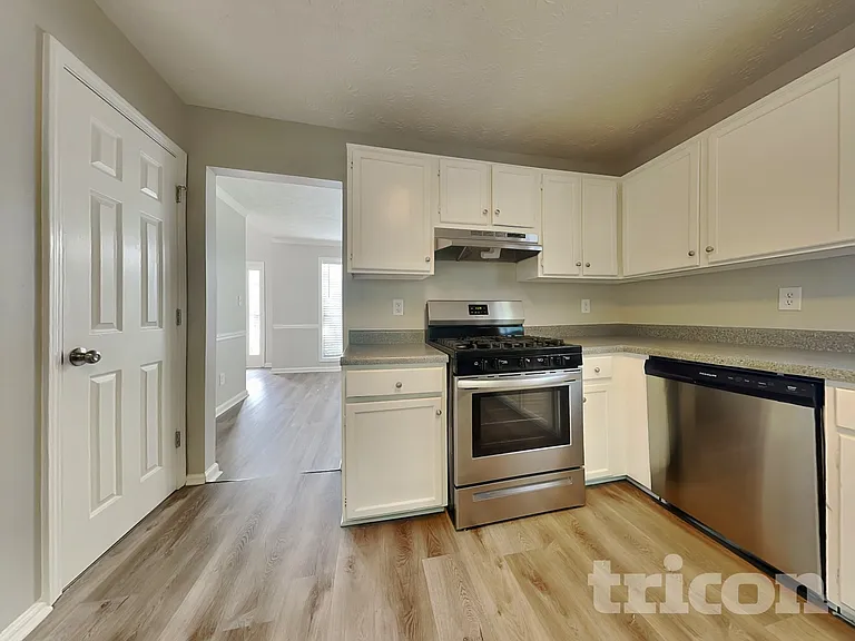 1110 Karastan Ct SW — Photo 5