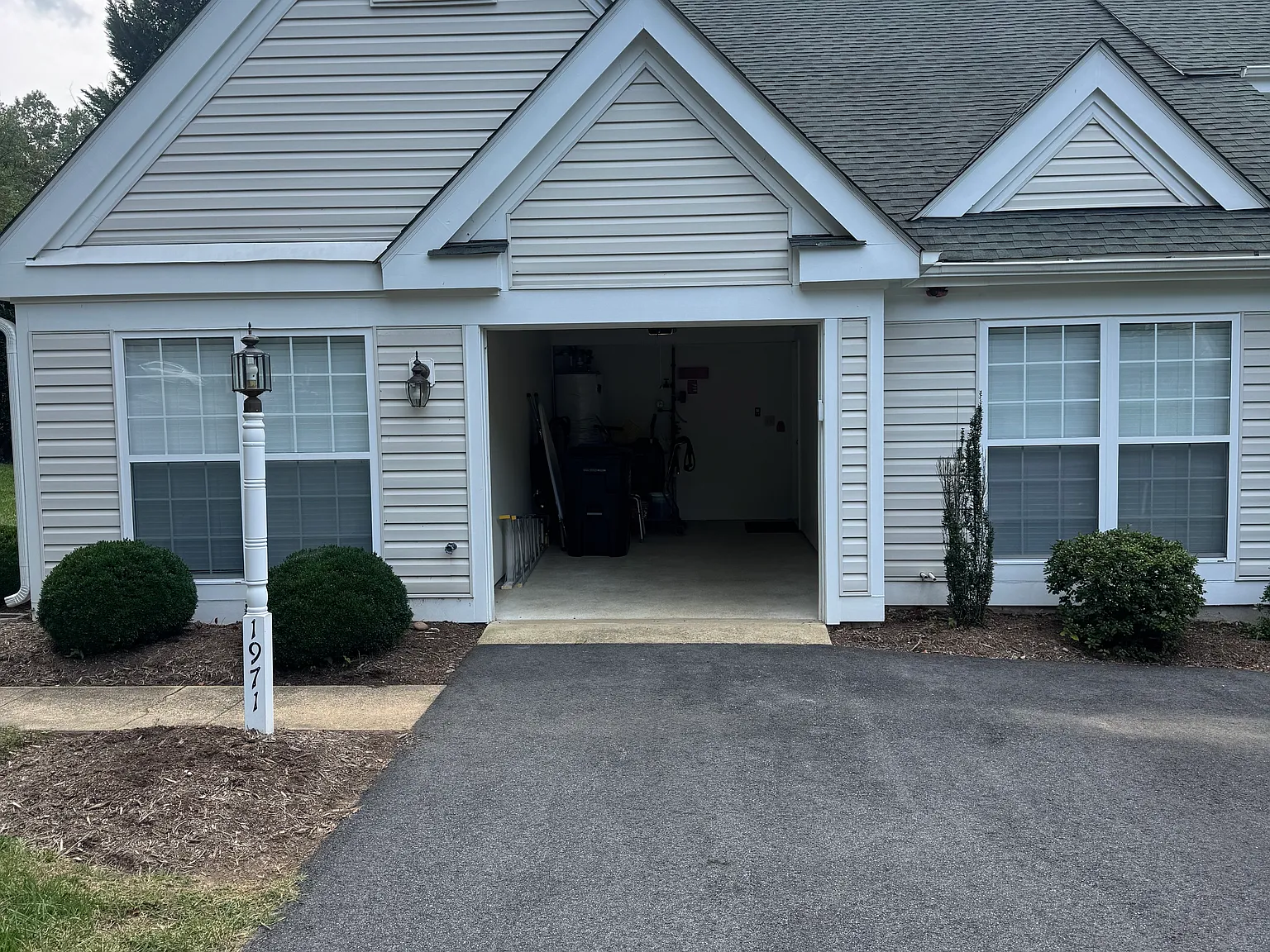 2 bed, 1680 sqft, $2,100 — Photo 2