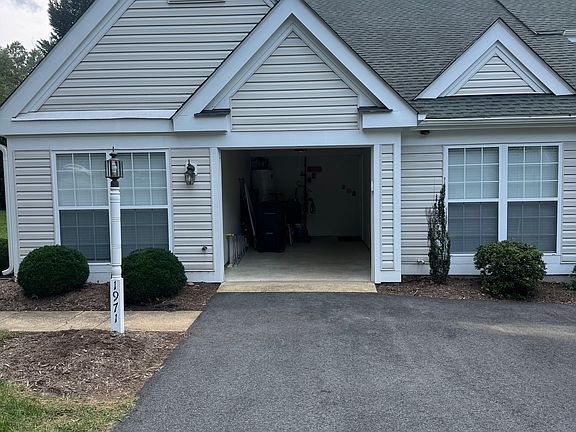 2nd image of 1971 Arbor Ct